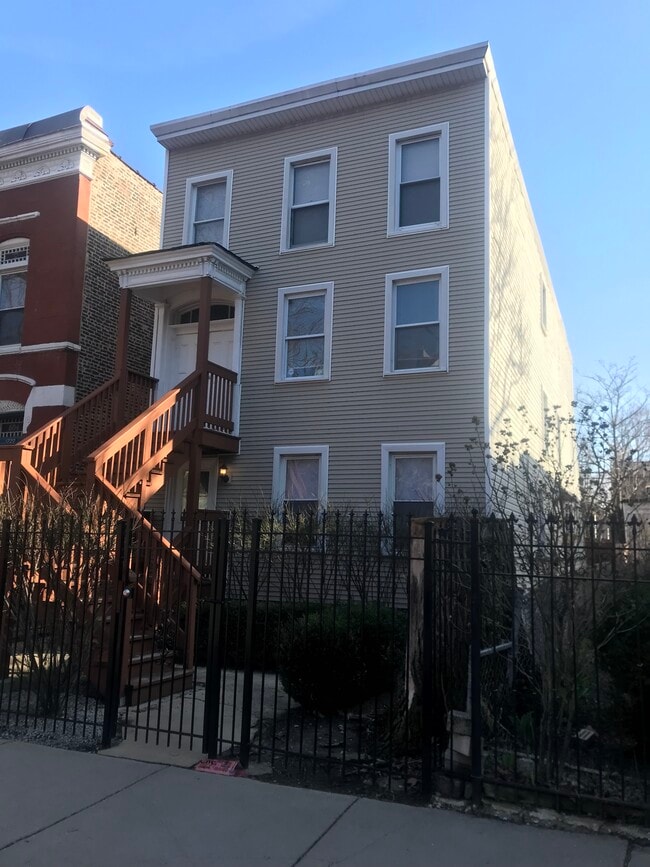 1733 W. Superior - 1733 W Superior St Unit 1