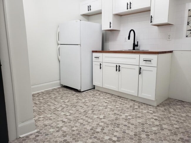 Photo - 124 Dawes Ave