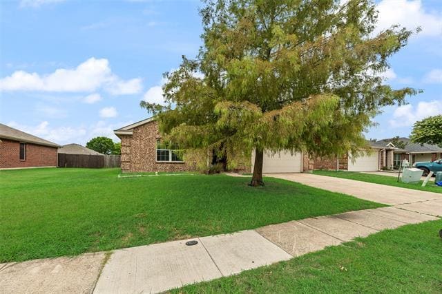 Building Photo - 2701 Mockingbird St