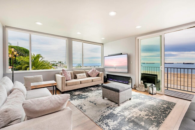 Building Photo - 16 S 36th Pl