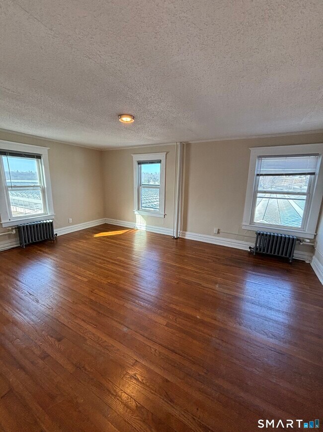 Photo - 409 Main St Unit 9