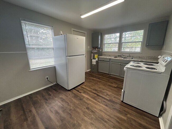 Photo - 206 9th Ct S