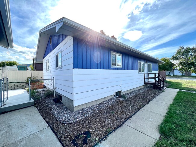 Photo - Pet Friendly 3 Bed 2 Bath Single Family Home With Large Garage!