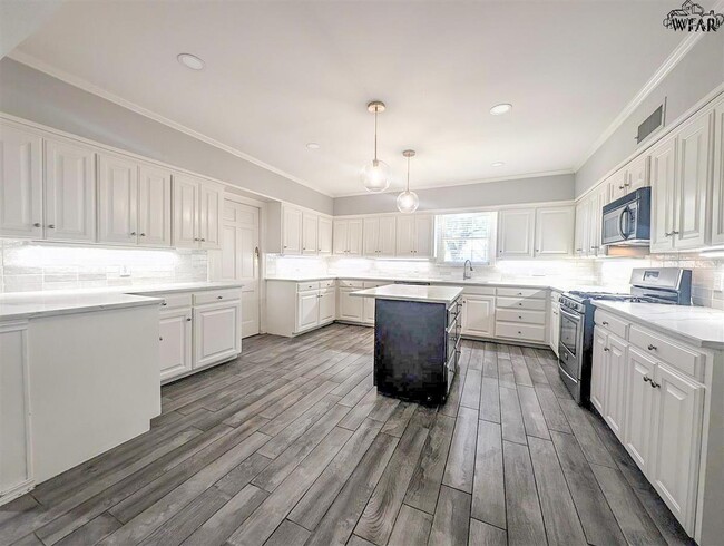 Photo - 2101 Berkeley Dr