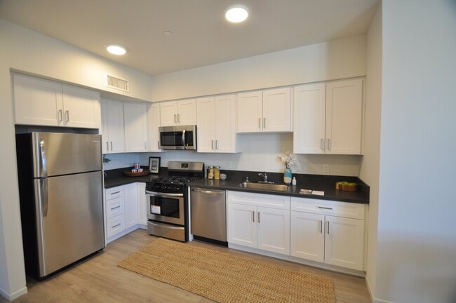 Photo - 5720 Klump Ave Unit 3