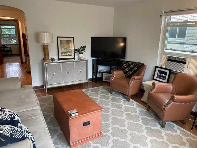 Photo - 2545 Williams Ave Unidad 1