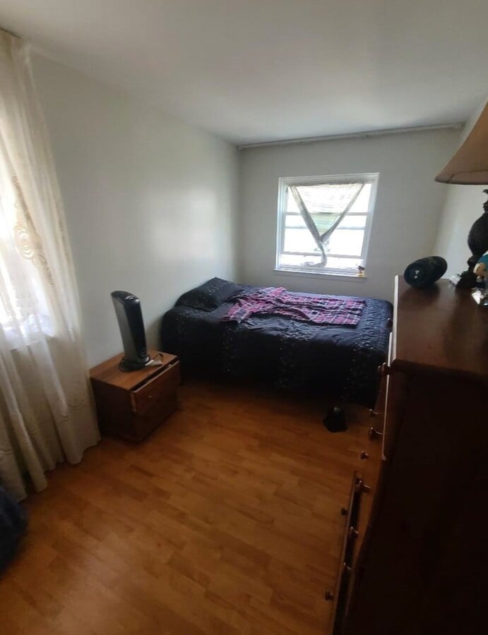 Photo - 120 Wyona St