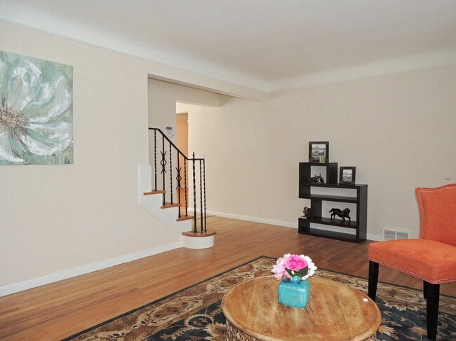 Photo - 3 Bed - 2 Full Bath Cape Cod for Rent in Euclid!