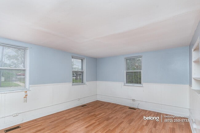 Photo - 3536 Front St