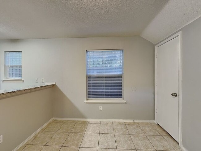 Photo - 715 Jalisco Plaza