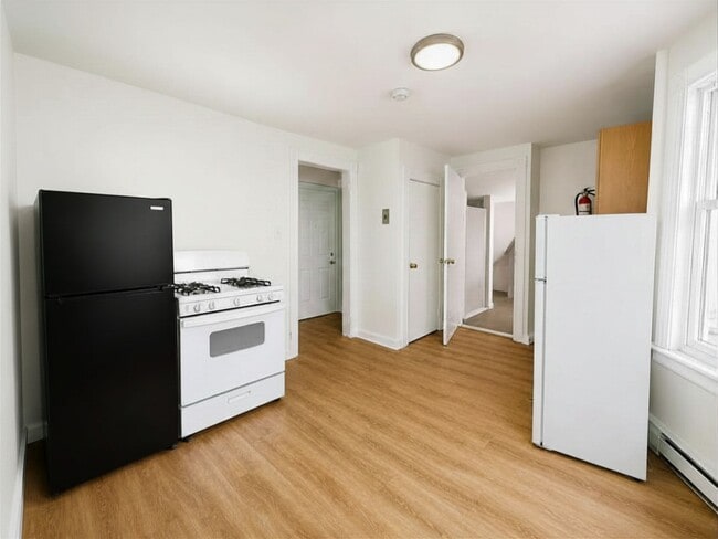 Kitchen - 276 Atlantic St Unit 3