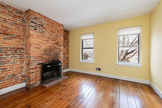 Photo - 3 Bedroom with Fenced in rear yard