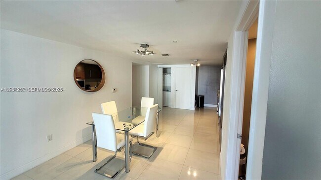 Photo - 485 Brickell Ave Unidad 2311