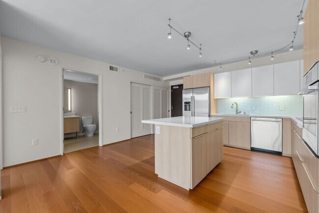 Photo - 888 Kapiolani Blvd Unidad #3101