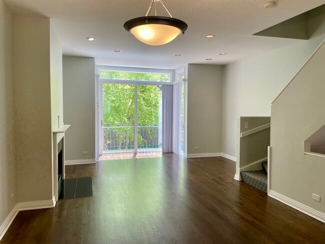 Photo - 310 N Clinton St