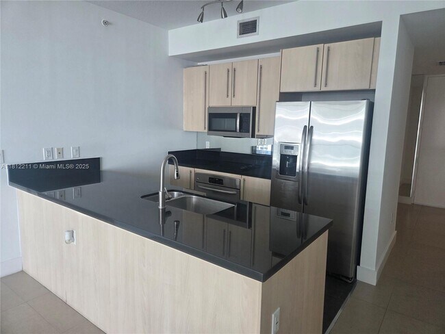 Photo - 79 SW 12th St Unidad 2409