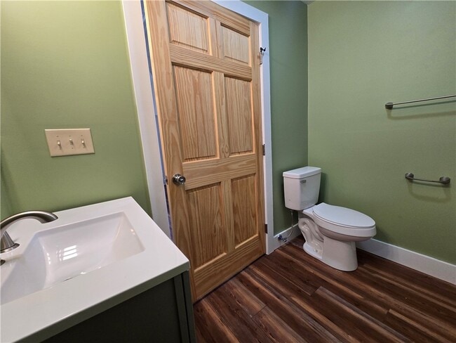 Photo - 27 E Main St