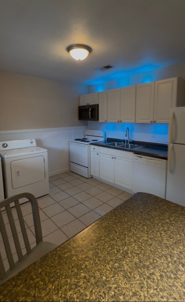 Photo - 103 N Nash St Unit #1
