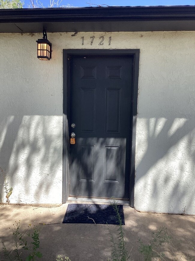 Building Photo - 2 Bedroom in the Parkview School district!... Rental