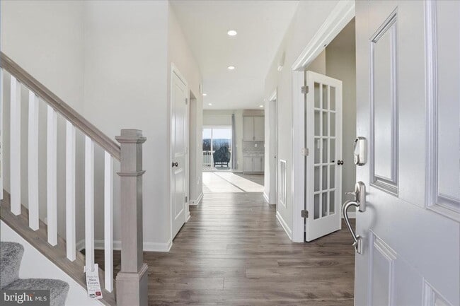 Photo - 889 Barksdale Dr