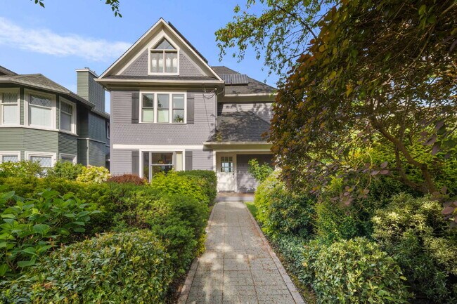 Architectural Madrona Retreat with Panoramic Lake Washington Views, Solar & Detached Office- Avai...