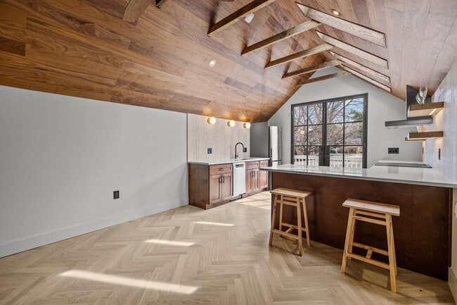 Photo - 805 Woodruff Pl