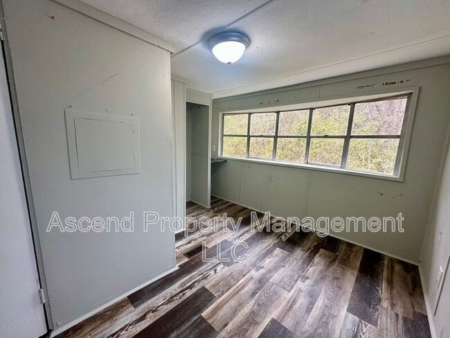 Photo - 1931 Wilkes Ave