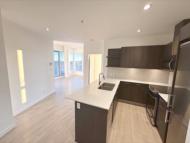 Building Photo - Centre West - 1411 Unit 1411