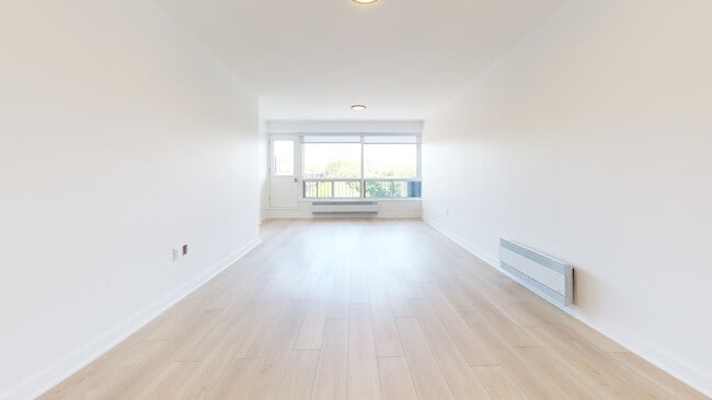 Photo - 5120 Earnscliffe