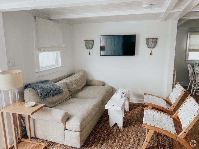 Building Photo - 8 71st St Rental