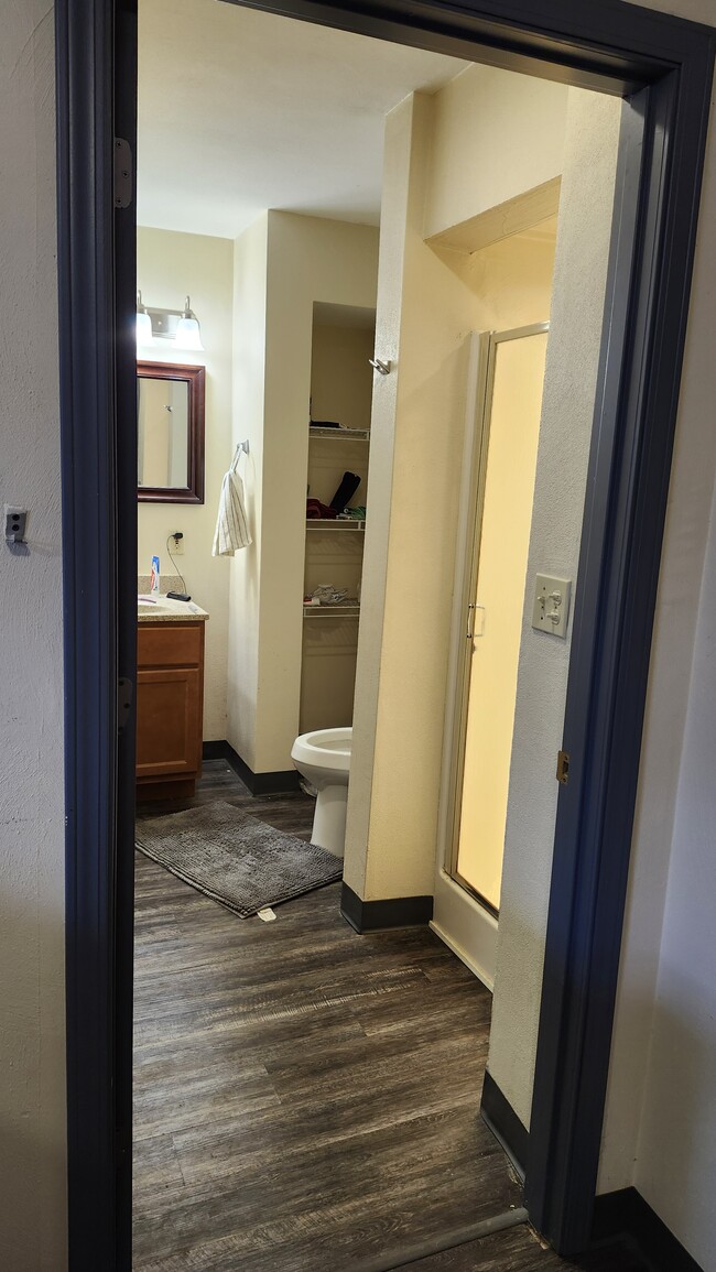 Photo - 947 W Main St