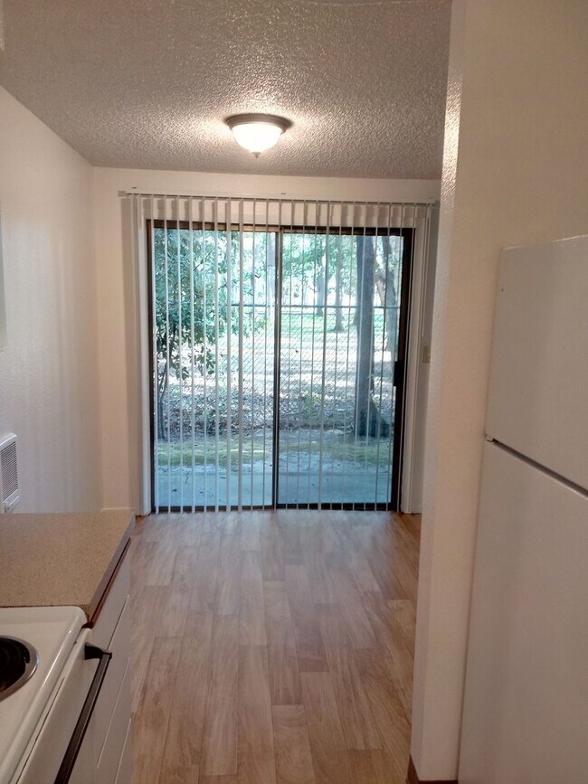 Photo - Spacious Two Bedroom, One Bathroom Unit 3958