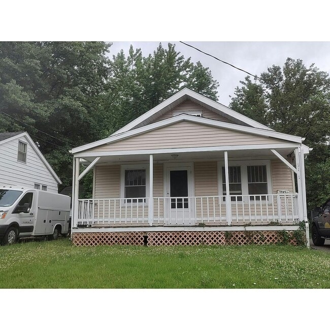 Photo - 1121 W Gift Ave House