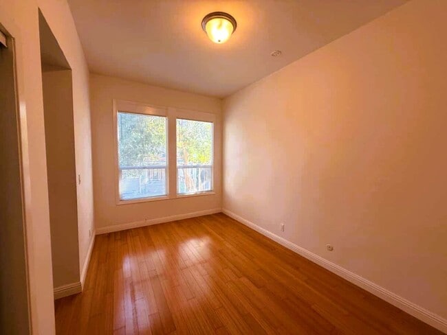 Photo - 563 Steiner St Unit #4