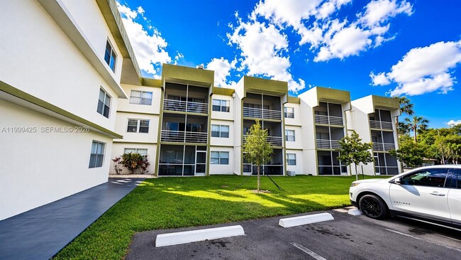 Building Photo - 4255 N University Dr Unit 308