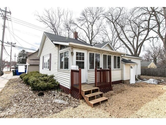 Photo - All Living Facilities on One Level. 3/1 Single Family Home.