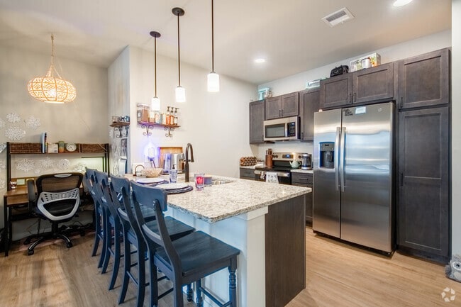 1BR, 1BA - 673SF