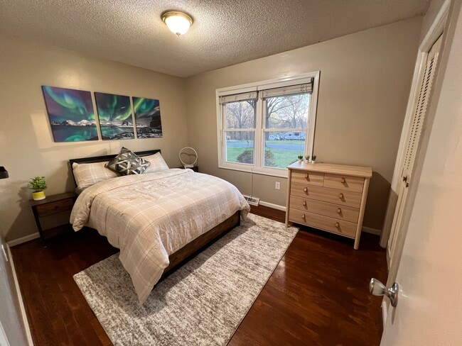 Photo - 300 College Park Dr