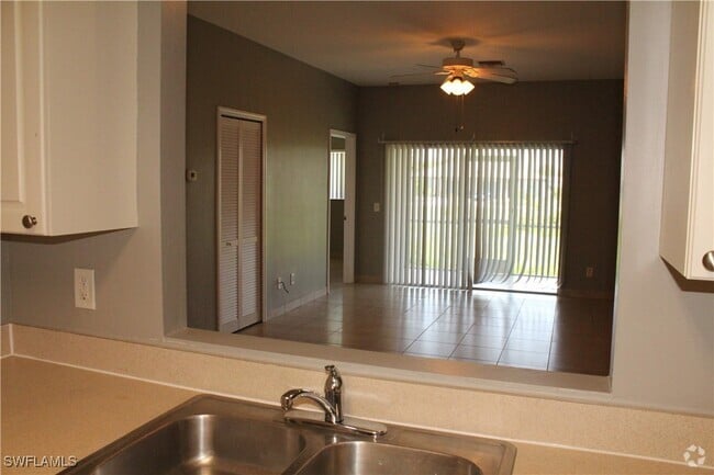 Building Photo - 703 SE 8th Terrace Unit A Rental