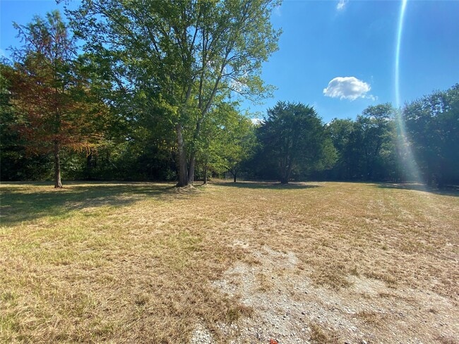 Photo - 20 White Oak Dr