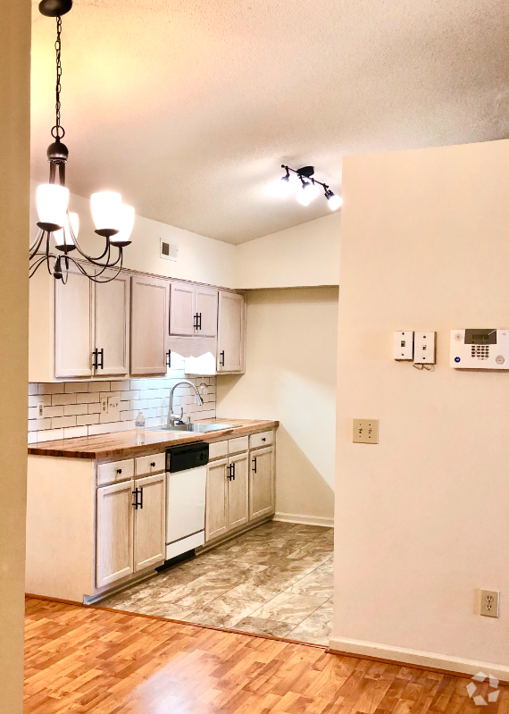 Building Photo - 803 Moultrie Ct Unit G Rental