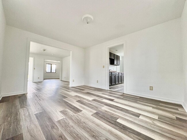 Photo - 2117 Bertrand St