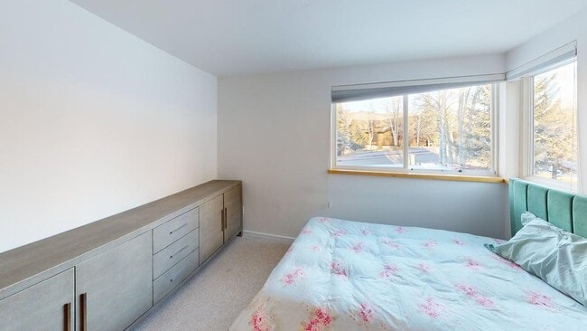 Photo - 11 Russell Trail