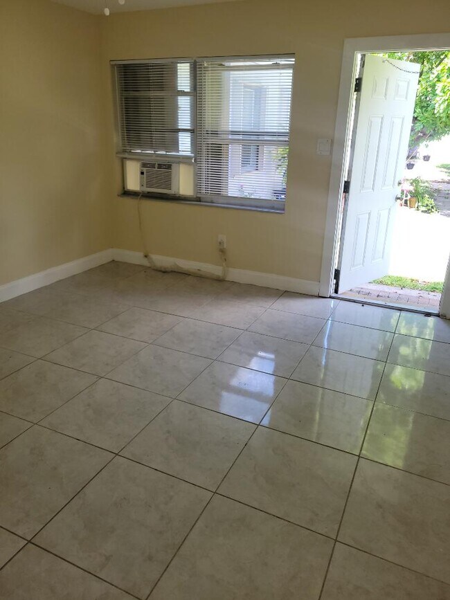 Photo - 5471 Ravenswood Rd