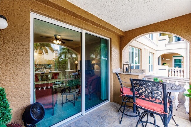 Photo - 2825 Palm Beach Blvd Unidad 214