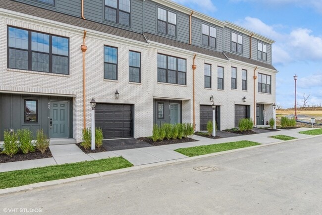 Photo - 403 Cranford Way