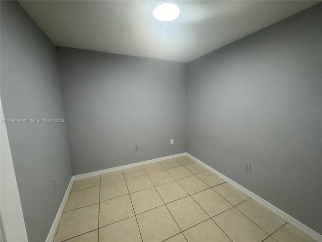 Photo - 11930 NE 19th Dr