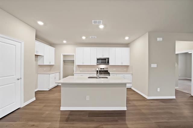 Photo - 505 Cottage Wood Dr