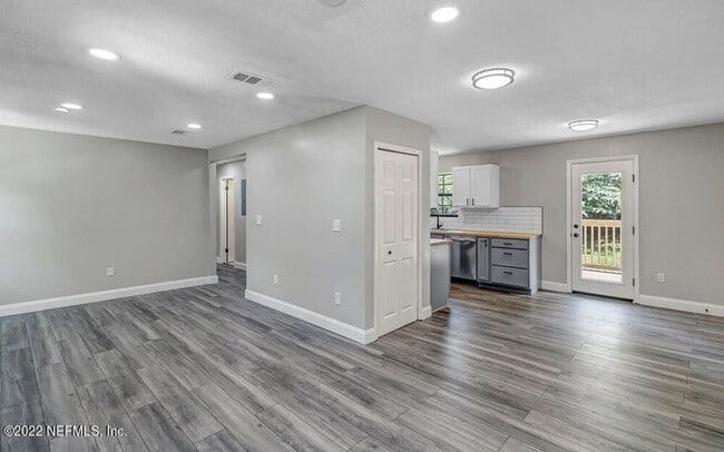 Photo - 1131 Butler Ave
