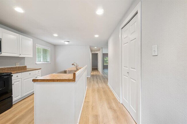 Photo - 143 Old Piney Trail